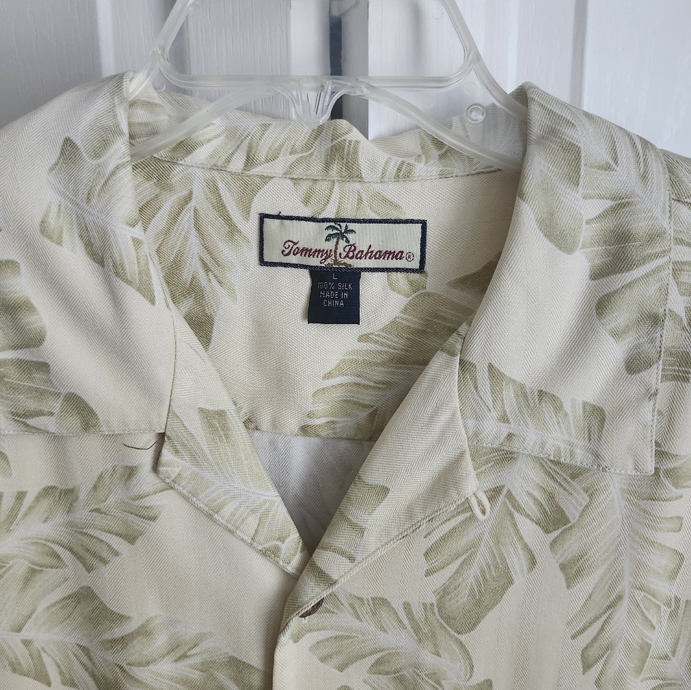 3 Classic Tommyb Bahama shirts L